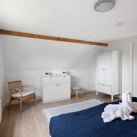 Haushaelfte Am Suederhafen *