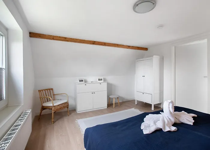 Haushaelfte Am Suederhafen *